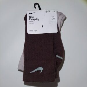 Nike Unisex Size M6-8/W6-10 - Everyday Wool Cushioned Crew Socks